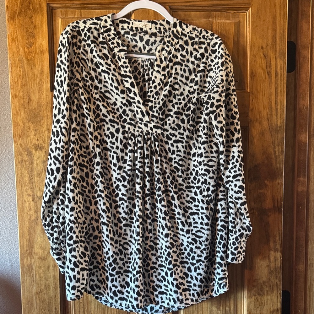 Easel Leopard Print V-Neck Blouse